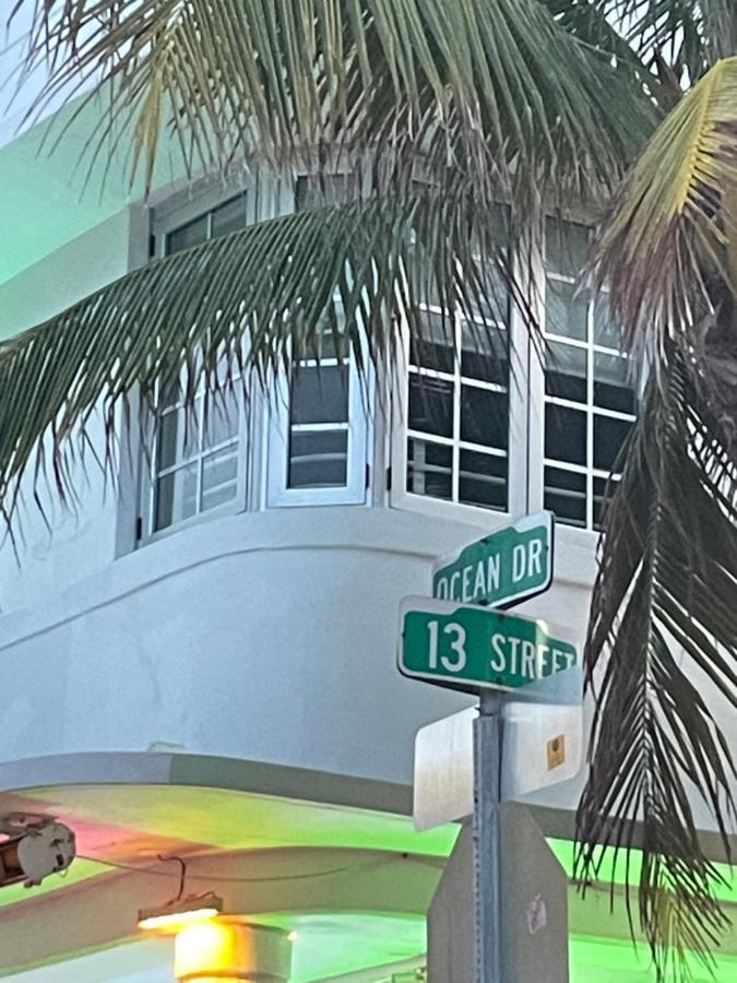 Beachfront Apt In Carlyle Hotel On Ocean Drive Miami Beach Exterior foto